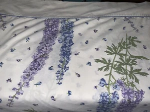 BONITA HOJA FLORAL CHRISTIAN DIOR PÚRPURA Y BLANCA DE WAMSUTTA TWIN - Imagen 1 de 3