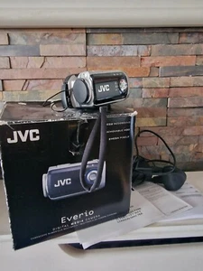 JVC Everio Digital Media Camera GZ-MC200ek. Verpackt ** BITTE LESEN. - Bild 1 von 6