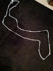 Vintage Avon 22" Dainty Silvertone Bar/Chain Necklace Pretty - Picture 1 of 6