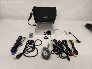 Toshiba LCD Projector TLP-B2U - Picture 1 of 7