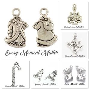 30 x Tibetisches Silber WEIHNACHTEN GEMISCHT CHARMS WEIHNACHTSMANN SCHNEEMANN BAUM STOCK RENTIER STIEFEL - Bild 1 von 7