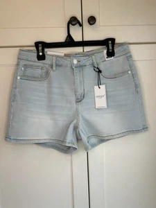 NWT Judy Blue Women’s Mid Rise Denim Shorts Light Wash Rainbow Stitching Size XL - Picture 1 of 11
