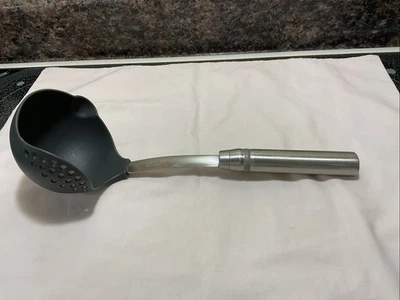 Pampered Chef Large Nylon Straining Ladle Stainless Handle Scoop Strain 20D - Image 1 of 4