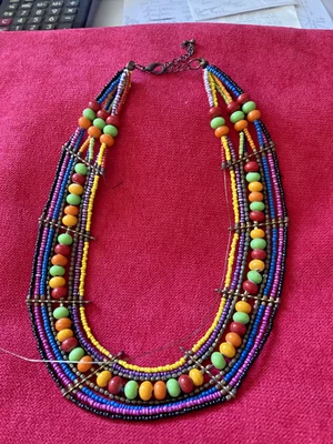 COLLIER ETHNIQUE environ 45cm - PERLES MULTICOLORES - 8 rangs possibilit 1 de + - Photo 1/3