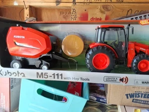 Newray Kubota Tractor w/ kubota bv 5160 Baler (working Lights -sounds -hay Bail - Picture 1 of 7