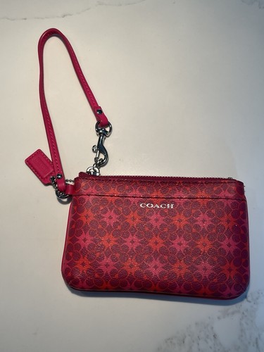 Bracciale Coach 50480 waverly firmato in magenta. Carino con tanto di conservazione!