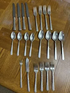 22 WM A. Rogers Oneida Ltd. CAPRI Silverplate Flatware Set FOR 4 MONOGRAM - Picture 1 of 7