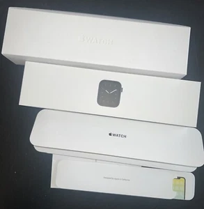 Apple Watch Series 5 EMPTY BOX ONLY 44mm Case EMPTY BOX ONLY! - Photo 1 sur 2