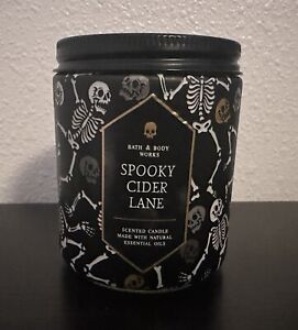SPOOKY CIDER LANE Single Wick Halloween Skeletons Candle Bath & Body Works 2022