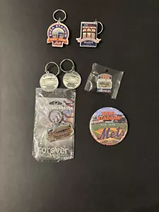 New York Mets Lot Of Keychains And Pins Shea Stadium Citi Field - Picture 1 of 7