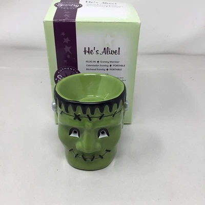 Calentador de cera Scentsy Frankenstein “He's Alive” con caja Foto 1 de 4