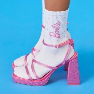 Sandalo Barbie x Forever 21 strass Bling plateau con cinturino tacco rosa 6 nuovo con etichette - Foto 1 di 11