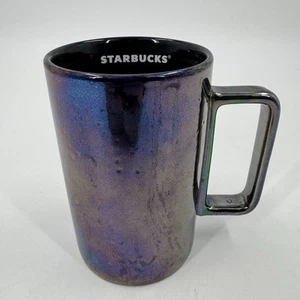 Taza de café iridiscente Starbucks 2021 aceite negro 12 oz - Imagen 1 de 5
