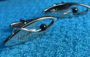 Gemelli cromati a forma di pesce CuffLinks ANSON firmati Sam IN7154 - Foto 1 di 11