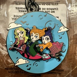 Loungefly Disney Hocus Pocus Flying Schlüsselanhänger mit Uhrwerk Brandneu Selten - Bild 1 von 8