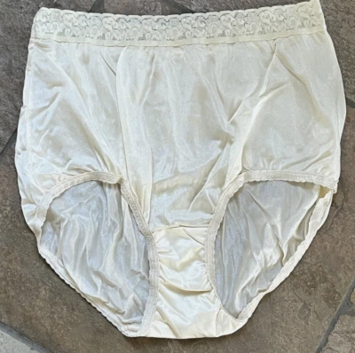 HANES 9/2XL Ivory Silky Smooth Semi Sheer Nylon Full Brief Panties NWOT VTG #01 - Image 1 of 4