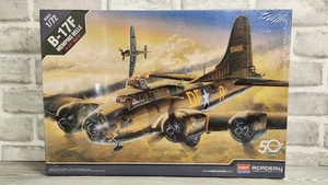 Academy 12495 B-17F Memphis Belle 1/72 Kit Modelo Plástico Sellado - Imagen 1 de 6
