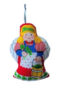 Vintage Handarbeit Stofftier bedruckt Stoff Engel mit Kleeblättern Ornament - Bild 1 von 16