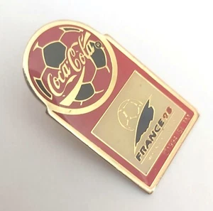COLLECTABLE Football COCACOLA Gold tone enamel France 1998 badge vintage - Picture 1 of 6