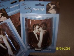 NUEVO ELVIS PRESLEY Luz nocturna beso chica rock roll interruptor bombilla encendido apagado nuevo en caja - Imagen 1 de 1