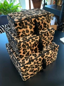 SET SCATOLA ACCESSORI VINTAGE IN CORDA E NAPPA LEOPARDATA PELOSA, ""SETA"" FODERATA EXLNT CND - Foto 1 di 12