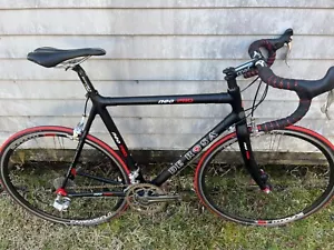 A road bicycle - Picture 1 of 4