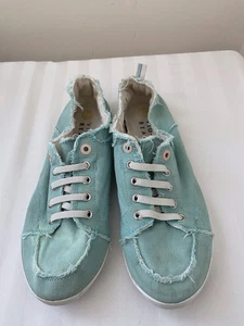 Vionic Beach Womens Sz 10 Shoes Green White Comfort Low Top Sneakers - Picture 1 of 7