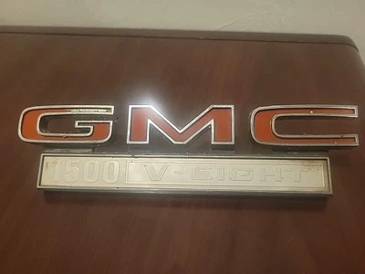 GMC 1500 V-EIGHT 1968-1972 camioneta pickup emblema guardabarros Foto 1 de 4