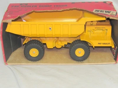 ERTL INTERNATIONAL PAYHAULER HYDRAULIC DUMP TRUCK--MINT IN BOX ORIGINAL--NO RESE - Image 1 of 4