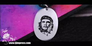 Hecho a mano 990 plata fina Che Guevara retrato joyería artesanal firmado - Imagen 1 de 3