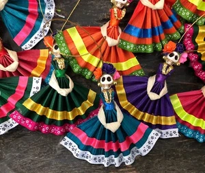 SET (4) CORN HUSK Day of the Dead FRIDA Ornaments, Mexican Christmas - Picture 1 of 4