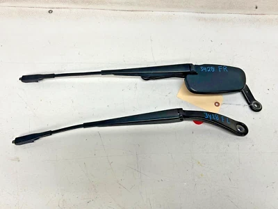 JUEGO BRAZOS LIMPIAPARABRISAS DELANTERO IZQUIERDO Y DERECHO INFINITI QX30 17-19, LOTE OEM3428 Foto 1 de 4
