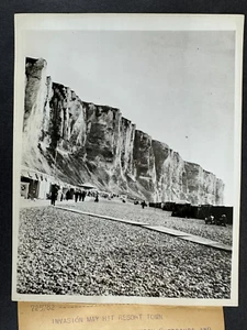 Foto de prensa del día D Omaha Beach Cliffs Normandía treport le havre Segunda Guerra Mundial 1944 rara - Imagen 1 de 6