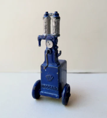 Pompe à Essence sur Roues Rare Couleur Bleu Petrole Dinky Toys France 1934-1936 - Photo 1/4