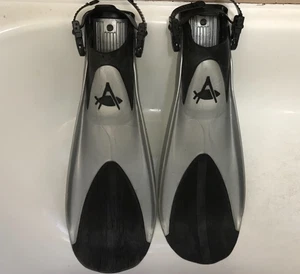 SCUBA DIVE FINS Seaquest Technisub Idea 3 Compact Open Heel Fins - Picture 1 of 3