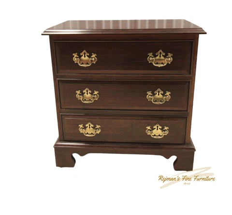 Pennsylvania House Chippendale Cherry 3 Drawer Bachelor Chest Cover