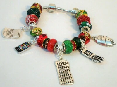 Cyber Monday Pulsera Dije Europeo Cristal Rojo y Verde + Cuentas Metal Dorado Regalos Foto 1 de 4