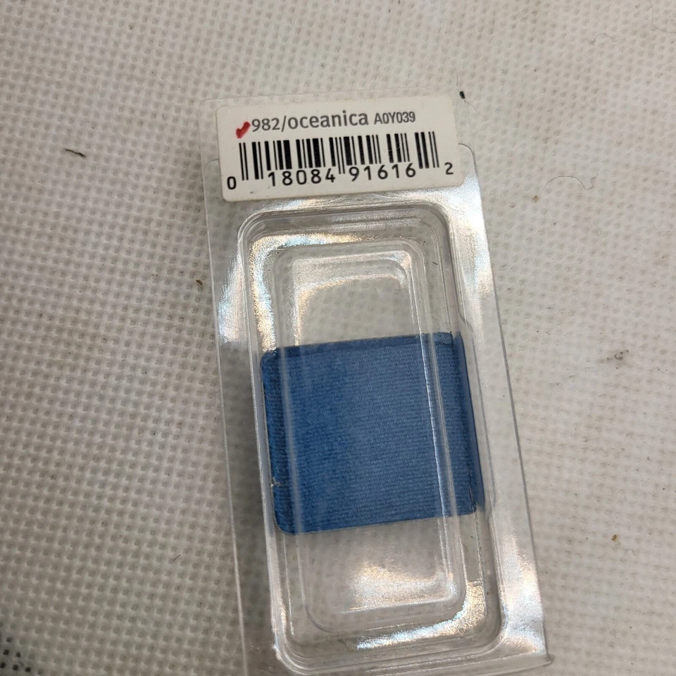 AVEDA eye color shadow OCEANICA 982 shimmer bright blue aqua - Image 1 of 1