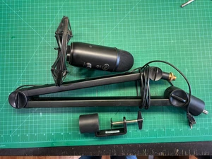 Logitech Blue Yeticaster Professional Broadcast Bundle with Yeti USB Microphone - Picture 1 of 5