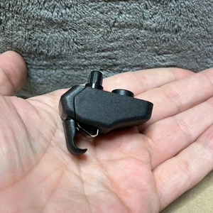 Black Sun Visor Clip Hook Retainer For 2014-2017 Maserati Quattroporte Ghibli US - Bild 1 von 5