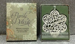 PER TUTTI DECORO BENVENUTI PAROLE DELICATE IN RESINA APPENDIBILE GIFT PACK - Picture 1 of 1