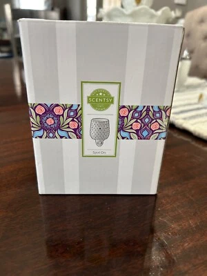 Scentsy Spot On Mini Wax Warmer Wall Plug-In Ceramic White Vintage Inspired NOB - Image 1 of 4