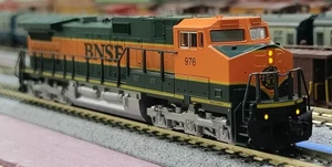 Kato 176-3801 C44-9W BNSF N Scale. #976. DCC Ready. - Picture 1 of 5
