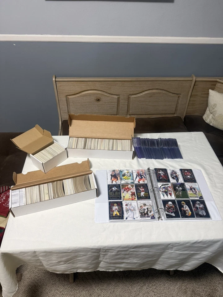 ENORME lote de tarjetas de fútbol americano de colección - MDRN. SP, coches, reliquias, RC, ¡Refractores! ¡Ver fotos! Foto 1 de 4