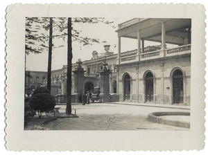 Lot of 2 Vintage Tourist Snapshots Mexico Chapultepec Castle and Village Market - Picture 1 of 4