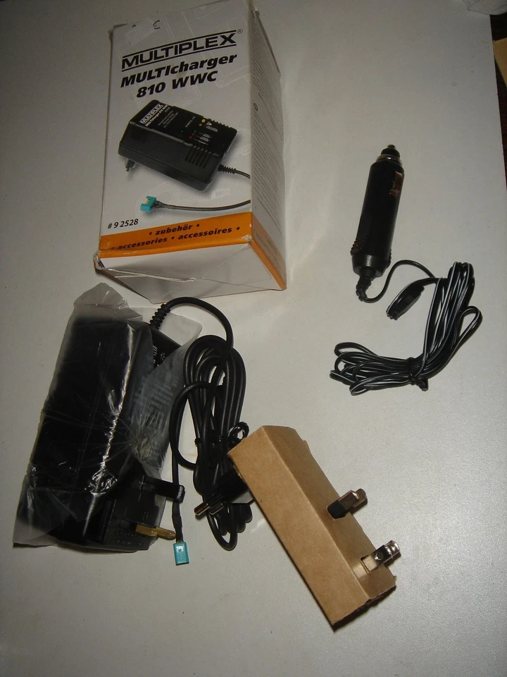 CHARGEUR multi  MULTIPLEX 810 WWC ref 9 2528  NEUF - Photo 1/1