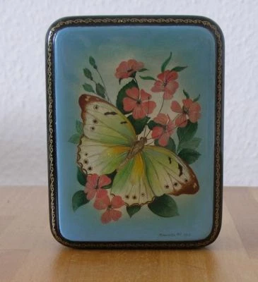 Russische Lackkunst! Lupenmalerei. Lackdose mit Schmetterling! Handgemalt - Bild 1 von 3
