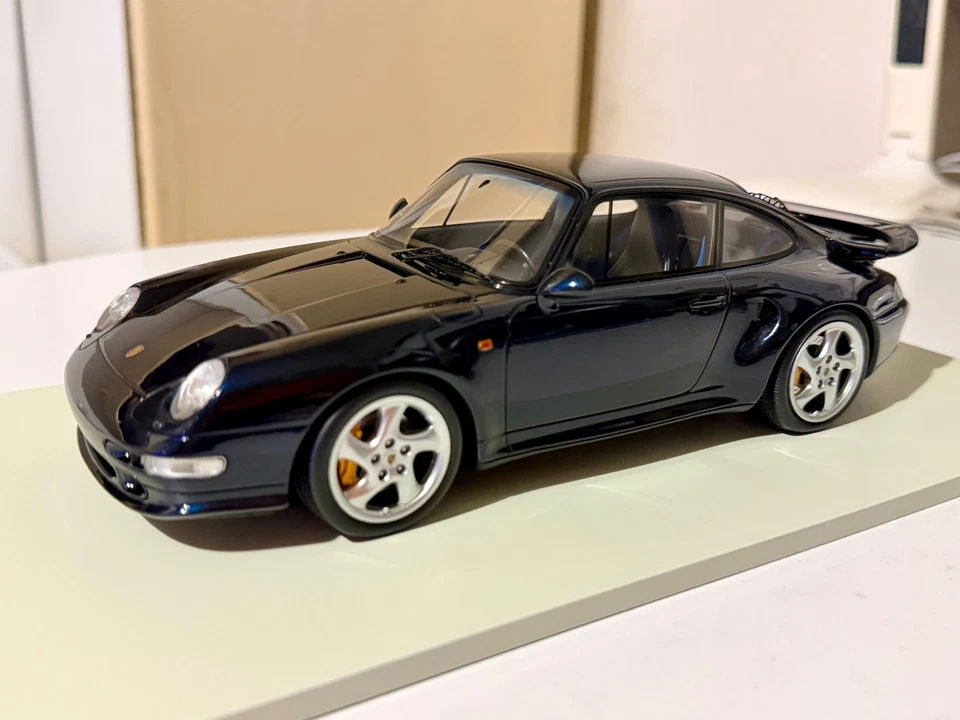 SPARK MODELS 18S469 PORSCHE 911 (993) TURBO S BLU MET.  1/18 - Immagine 1 di 4