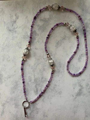 Cordón púrpura con cuentas hecho a mano para trabajo crucero insignia de identificación 001 Foto 1 de 2