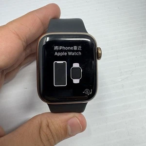 Unlocked Apple Watch Series 5 40MM Rose Gold Mint Condition With Band - Photo 1 sur 7